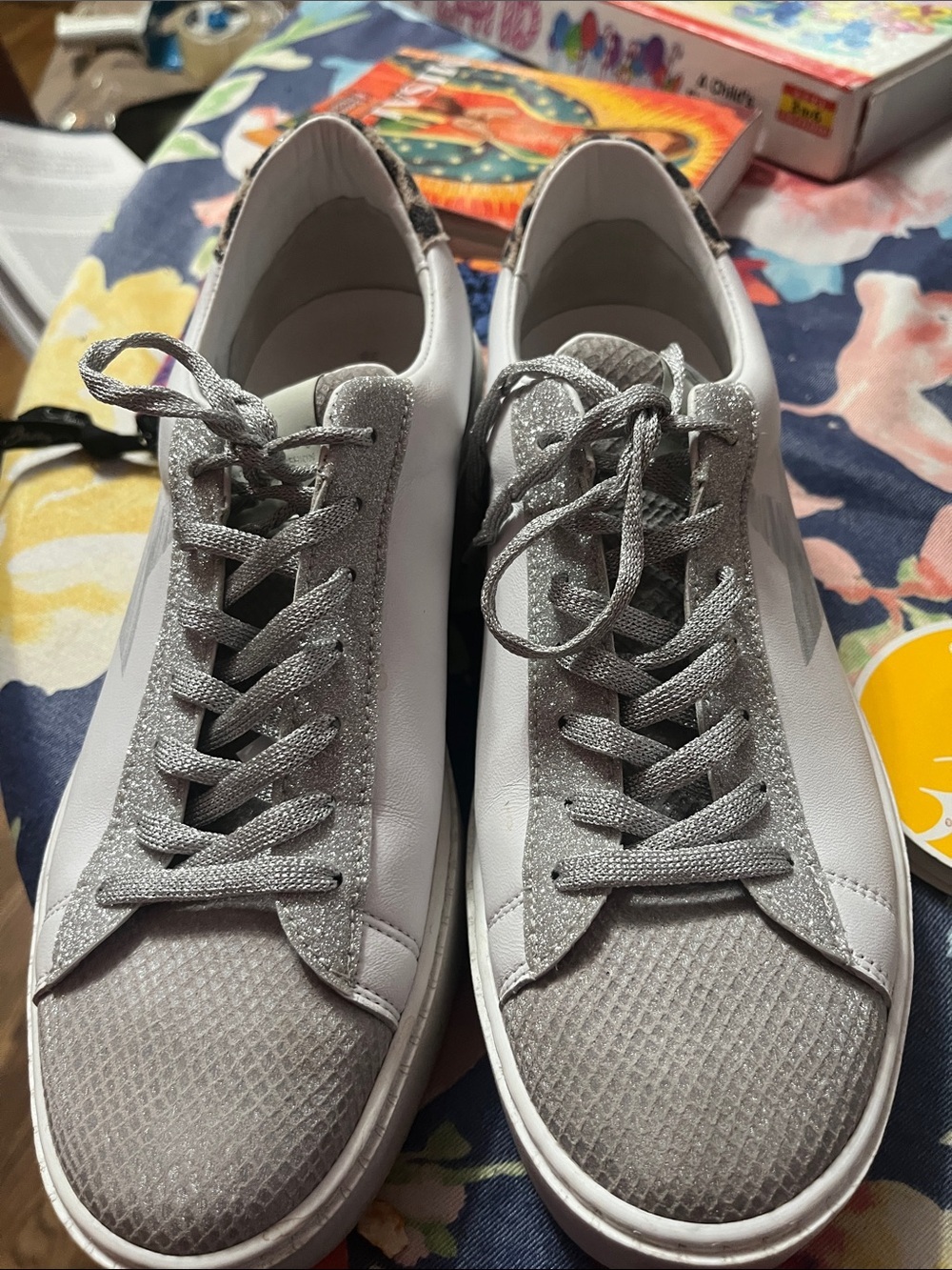 Nira Rubens Cosmopolitan Star Safari Sneakers 39 - Picture 1 of 6